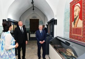 Prezidentlar Shavkat Mirziyoyev va Ilhom Aliyev Ichan-qal’ada (foto) фото