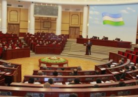 Сенат «Тўловлар ва тўлов тизимлари тўғрисида»ги Қонунни маъқуллади фото