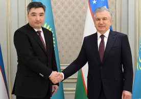 Shavkat Mirziyoyev Qozog‘iston bosh vaziri Oljas Bektenovni qabul qildi фото