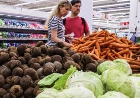 Yazın gelmesiyle birlikte pazarda temel gıda ürünlerinin