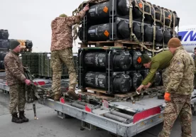 АҚШ Украинага ҳарбий ёрдам етказиб беришни қайтадан