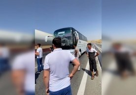 Jizzaxda yo‘lovchi tashuvchi avtobus YTHga uchradi фото