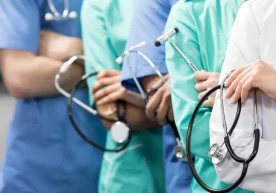 Ўзбекистон Президенти Шавкат Мирзиёев тиббиёт ходимлари ва