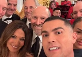 Футболчи Криштиану Роналду Оқ уйда ташкил этилган кечки