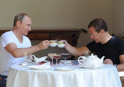 Путин ва Медведев 2018 йилда қанча даромад олгани маълум бўлди фото