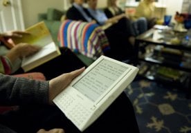 Amazon kompaniyasi eski Kindle modellariga texnik xizmat