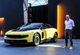 Yangi Ferrari Luce taqdim etilganidan soʻng, ijtimoiy