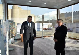 Президент Шавкат Мирзиёев Хива темир йўл вокзали билан