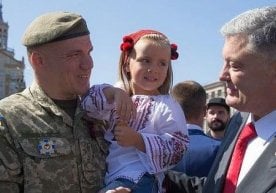 Poroshenko ukrainalik harbiylar otishmalarni to‘xtatsa nima bo‘lishini aytdi фото