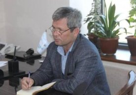 Ҳокимнинг мажлисини тасвирга олаётган хоразмлик журналист «қамоқ»қа олинди фото
