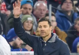 Хаби Алонсо матбуот анжуманида журналистлар билан учрашди.