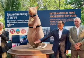 Kamboçya’da mayın tespitinde altın madalya kazanan ünlü