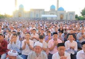 1. Кимки охират ишини рўкач этиб, бойлик орттиришга