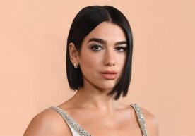 Xonanda Dua Lipa Gurls Talk onlayn podkastidagi