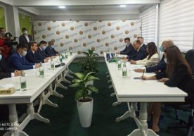 Юртимизда рус тилида ўқитиш сифатини оширувчи лойиҳа старт олди: Алишер Усмоновнинг мурожаати фото