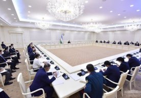 Президент: «Аҳоли давлат тизимида кўрсатилган хизматларнинг 43 фоизи учун пул тўламоқда» фото