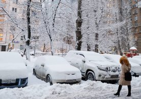 Москвада ёғган кучли қор 32 йиллик рекордни янгилади фото