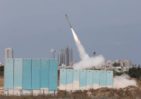 Livan hududidan Isroil bo‘ylab yoppasiga raketa zarbalari yo‘llandi (video) фото