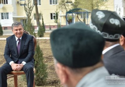 Shavkat Mirziyoyev: "Rahbarlar oyog‘i yerdan uzilmay xalqqa xizmat qilishi kerak" (foto) фото