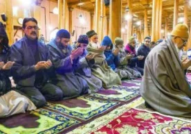 Кеча, 18 декабрь куни Сринагар шаҳридаги тарихий Жоме