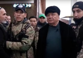 “Қўқонлик табиб”нинг ҳарбий кийим кийган қўриқчилари жавобгарликка тортилди фото