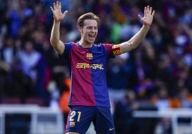 Нидерландиялик ярим ҳимоячи Френки де Йонг