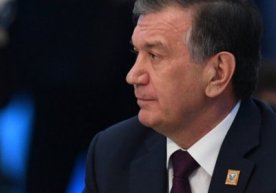 Mirziyoyev: “Meni eshit, qizlarning ro‘molini echishdan boshqa ishing yo‘qmi?!” фото