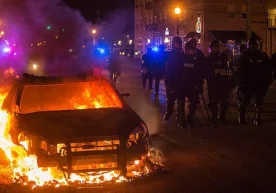 Париж яқинидаги Оне-су-Буа шаҳрида қора танли ўсмирга куч