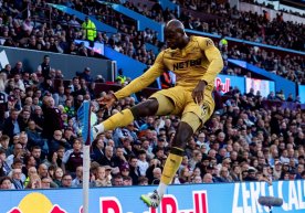 Crystal Palace forveti Jean-Philippe Mateta, Premier