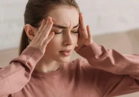 Фото: iStock Бош оғриши баъзан кўнгил айниши ҳамда қусиш
