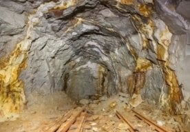 Эроннинг Хуросон провинциясидаги Шодан олтин конида 61