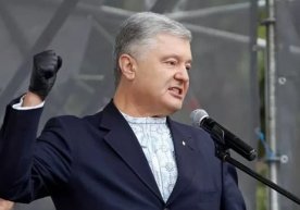 Украина собиқ президенти Пётр Порошенко давлатга хиёнатда гумонланмоқда фото