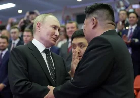 Ҳар икки сиёсатчи дунёда иҳоталаниб қолмаганини кўрсатишга