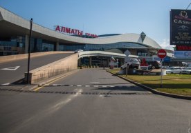 Olmaotadagi aeroport namoyishchilar tomonidan egallab olindi фото