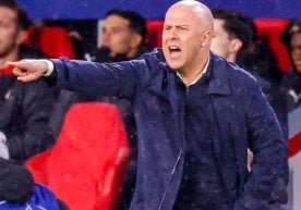 Ливерпул бош мураббийи Арне Слотнинг лавозими ҳозирча хавф