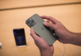 Фото: Bloomberg 2023 йилда Apple iPhone 15 нинг энг қиммат