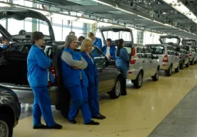 Россия автомобилсозлик концерни 17 октябрдан бошлаб тўрт