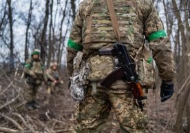 Ukraina harbiy bo‘linmalari Xarkiv viloyatidagi yangi pozitsiyalarga o‘tkazildi фото