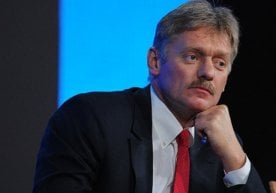 Peskov hozir Putinga jonli muloqot yetishmayotganini ma’lum qildi фото
