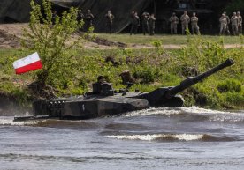 Полша Украинага танклар етказиб бермоқчи. Бунга нима тўсқинлик қилмоқда? фото