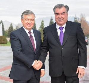 Shavkat Mirziyoyev Tojikiston prezidentiga qanday sovg‘a berganini aytdi (video) фото