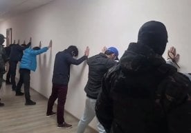 Тошкент шаҳрининг Олмазор туманида одамларни қўрқитиш, куч