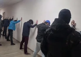 Тошкент шаҳрининг Олмазор туманида одамларни қўрқитиш, куч