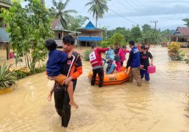 Indoneziyaning Sulavesi orolida suv toshqinlari sabab 15 kishi halok bo‘ldi фото