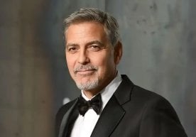 Америкалик актёр Жорж Клуни ва унинг оила аъзолари Франция