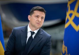 Zelenskiy oilasi bilan birga Ukrainadan chiqib ketish ehtimoli yo‘qligini aytdi фото