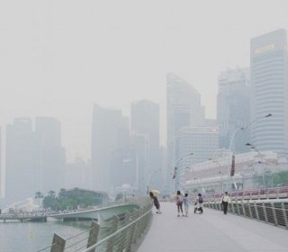 Singapurda havoning kuchli ifloslanganligi kuzatildi фото