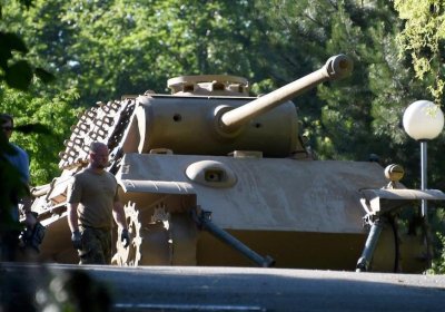 Germaniyada nafaqaxo‘r erkakning uyi yerto‘lasidan Ikkinchi jahon urushi davriga tegishli tank topildi фото