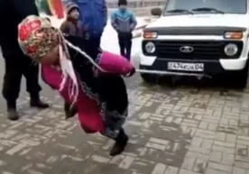 Интернетда Қозоғистоннинг Ақтўбе вилоятидан бўлган аёл