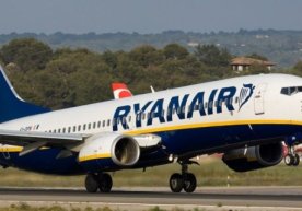 Yo‘lovchi Ryanair samolyotining qo‘rqituvchi qo‘nishini videoga oldi фото